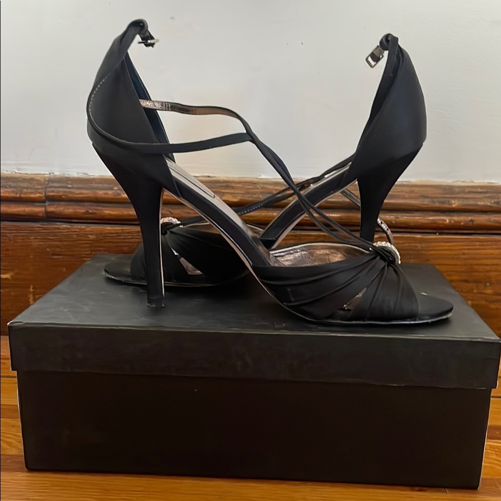 BCBGMAXAZRIA Olivia Women’s Heels